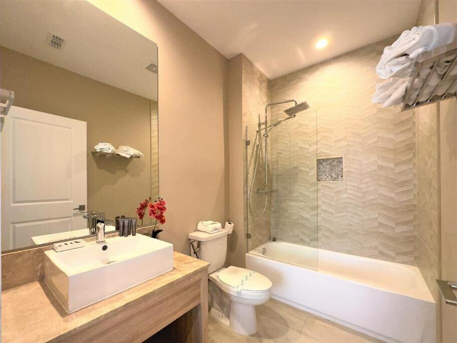 Elegant Single W 3 Bd Breathtaking View * Orlando